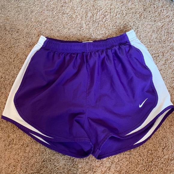 SOLD DO NOT PURCHASE Women’s Nike Running shorts - Picture 1 of 1